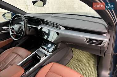 Внедорожник / Кроссовер Audi e-tron 2019 в 