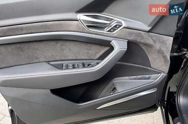 Внедорожник / Кроссовер Audi e-tron 2019 в 