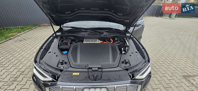 Внедорожник / Кроссовер Audi e-tron 2019 в Иршаве