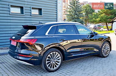 Позашляховик / Кросовер Audi e-tron 2019 в 