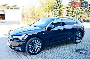 Позашляховик / Кросовер Audi e-tron 2019 в 