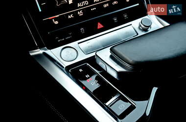 Позашляховик / Кросовер Audi e-tron 2019 в 