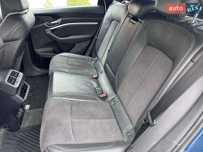 Внедорожник / Кроссовер Audi e-tron 2019 в Львове