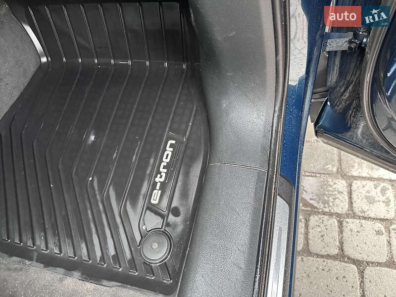 Внедорожник / Кроссовер Audi e-tron 2019 в Львове