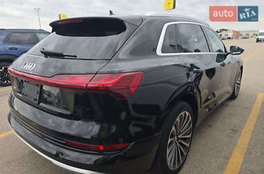 Внедорожник / Кроссовер Audi e-tron 2019 в 