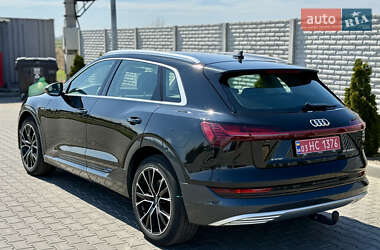 Внедорожник / Кроссовер Audi e-tron 2020 в 