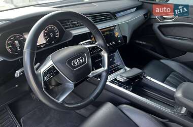 Внедорожник / Кроссовер Audi e-tron 2020 в 