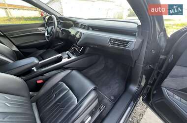Внедорожник / Кроссовер Audi e-tron 2020 в 