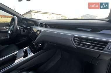 Внедорожник / Кроссовер Audi e-tron 2020 в 