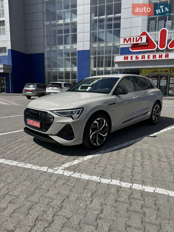 Позашляховик / Кросовер Audi e-tron 2021 в Хмельницькому