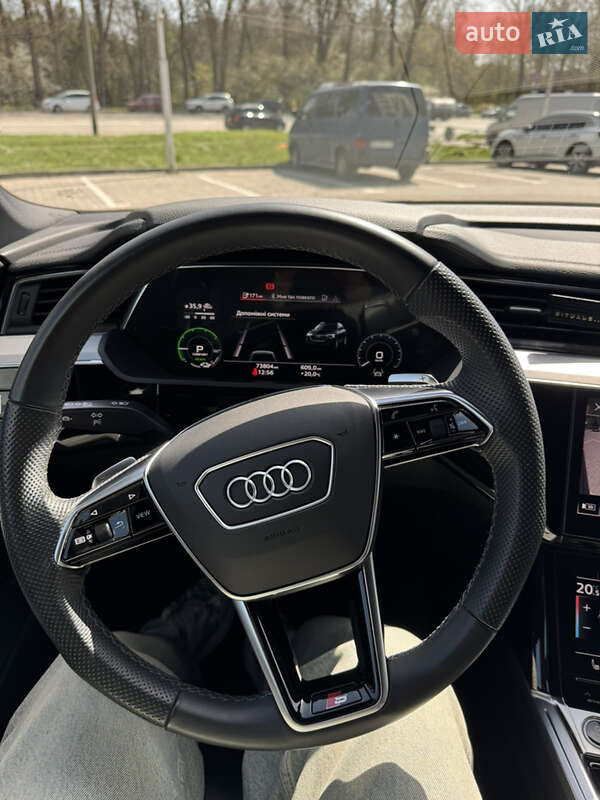 Позашляховик / Кросовер Audi e-tron 2021 в Хмельницькому