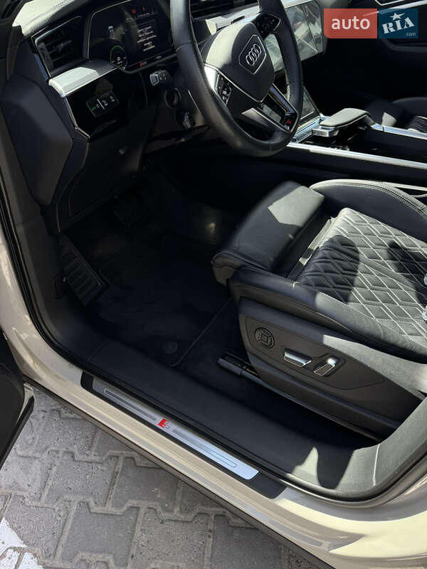 Позашляховик / Кросовер Audi e-tron 2021 в Хмельницькому