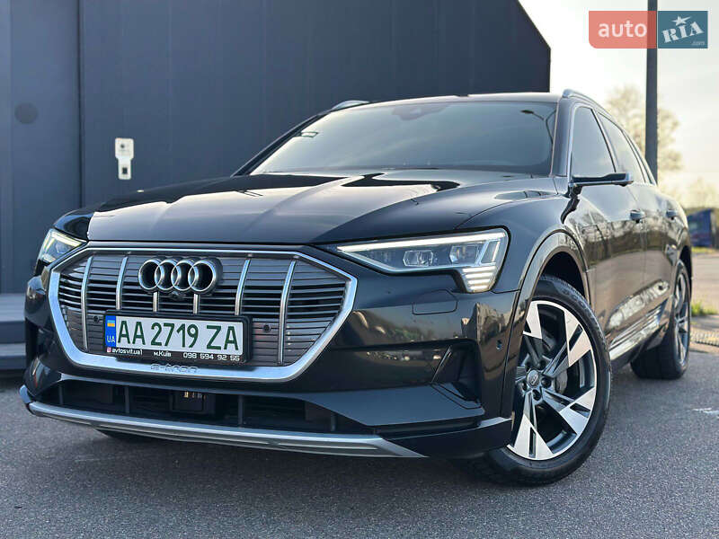 Внедорожник / Кроссовер Audi e-tron 2019 в Киеве