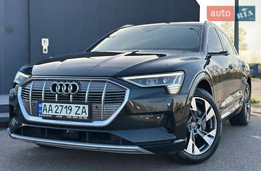 Внедорожник / Кроссовер Audi e-tron 2019 в 