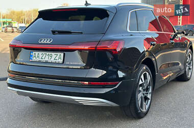 Внедорожник / Кроссовер Audi e-tron 2019 в 