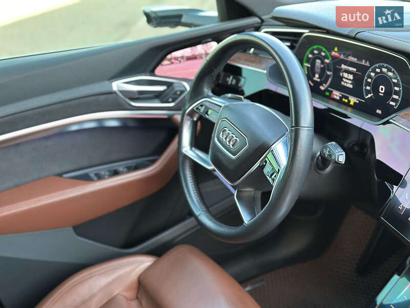 Внедорожник / Кроссовер Audi e-tron 2019 в Киеве