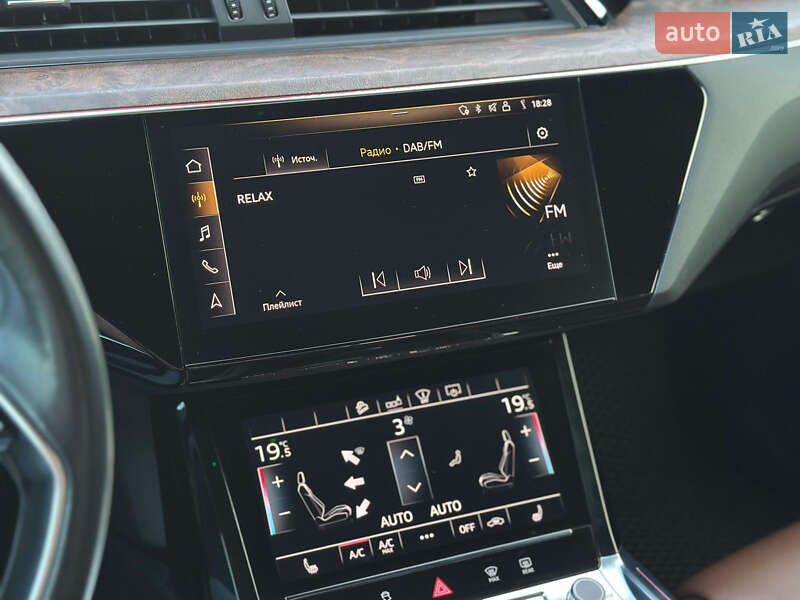 Внедорожник / Кроссовер Audi e-tron 2019 в Киеве