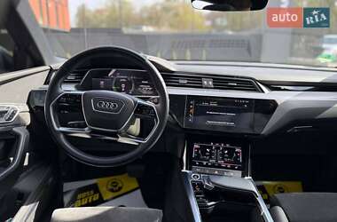 Внедорожник / Кроссовер Audi e-tron 2020 в 