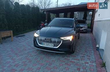 Внедорожник / Кроссовер Audi e-tron 2019 в 