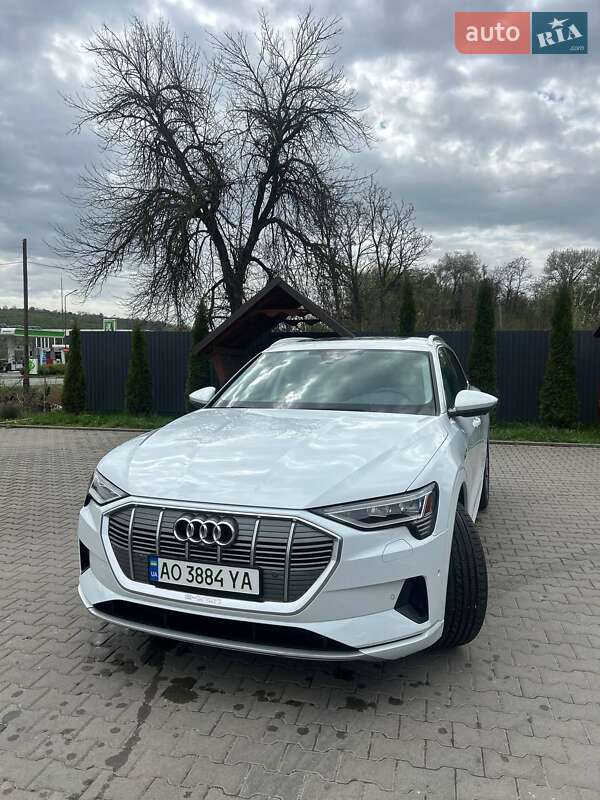 Audi e-tron 2022