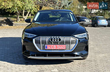 Внедорожник / Кроссовер Audi e-tron 2020 в 