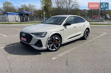 Внедорожник / Кроссовер Audi e-tron 2021 в 