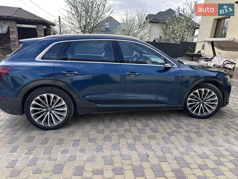 Внедорожник / Кроссовер Audi e-tron 2019 в Львове
