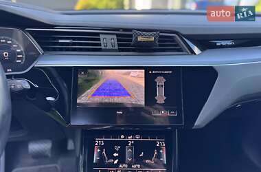Внедорожник / Кроссовер Audi e-tron 2019 в 
