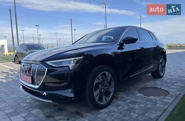 Внедорожник / Кроссовер Audi e-tron 2019 в 