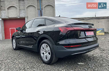 Внедорожник / Кроссовер Audi e-tron 2022 в 