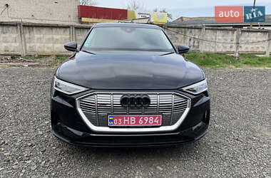 Внедорожник / Кроссовер Audi e-tron 2022 в 
