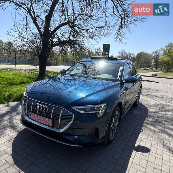 Внедорожник / Кроссовер Audi e-tron 2020 в Днепре