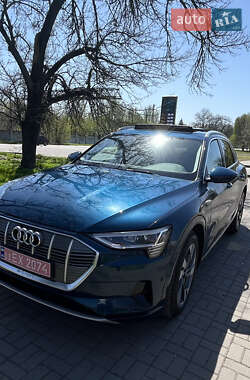 Внедорожник / Кроссовер Audi e-tron 2020 в 