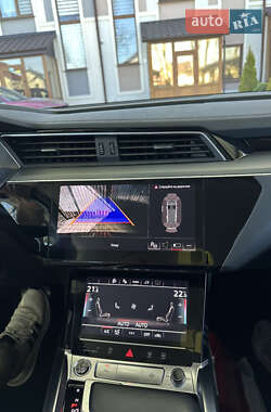 Внедорожник / Кроссовер Audi e-tron 2021 в 