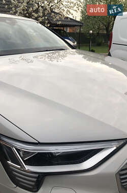 Внедорожник / Кроссовер Audi e-tron 2021 в 