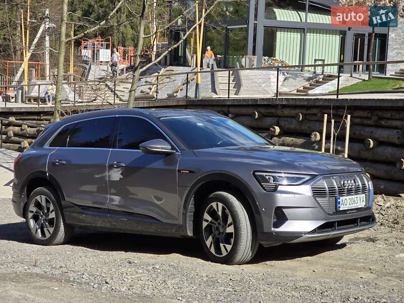 Позашляховик / Кросовер Audi e-tron 2020 в Ужгороді