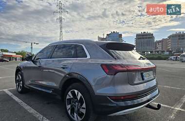 Внедорожник / Кроссовер Audi e-tron 2020 в 
