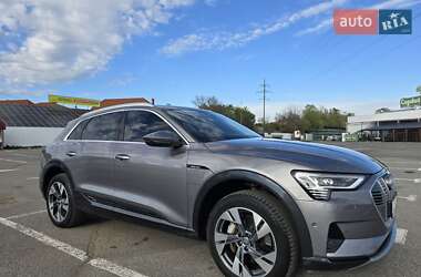 Внедорожник / Кроссовер Audi e-tron 2020 в 