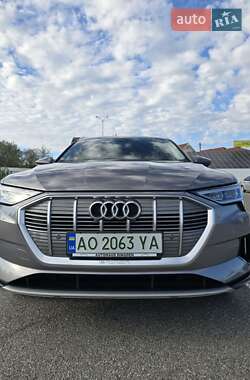 Внедорожник / Кроссовер Audi e-tron 2020 в 