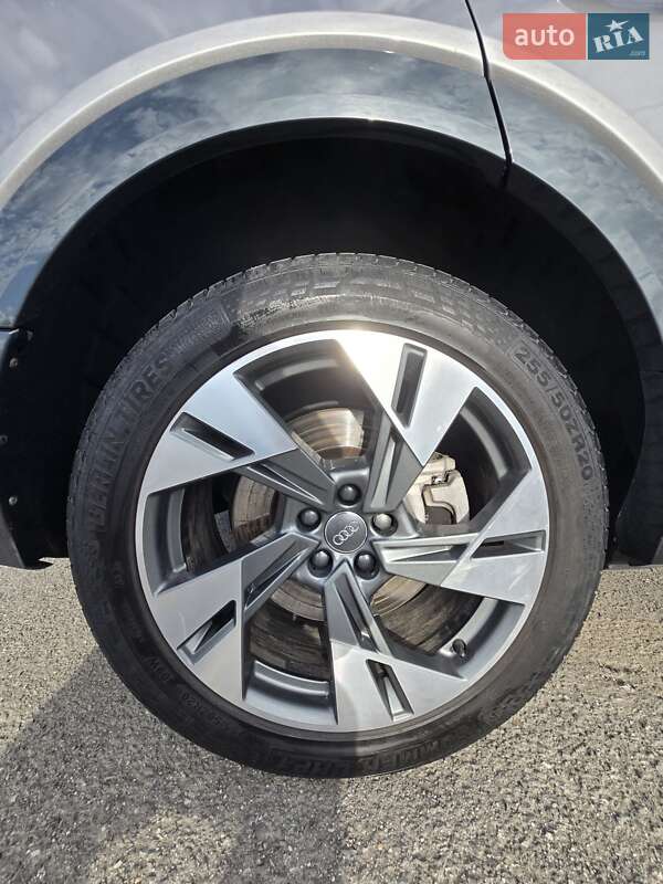 Позашляховик / Кросовер Audi e-tron 2020 в Ужгороді