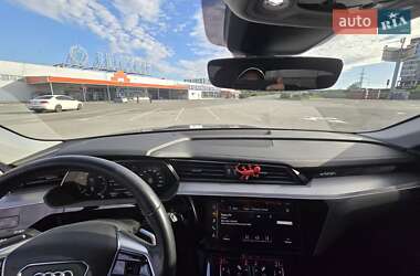 Внедорожник / Кроссовер Audi e-tron 2020 в 