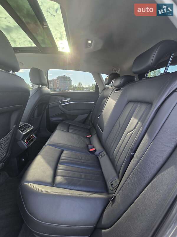 Внедорожник / Кроссовер Audi e-tron 2020 в Ужгороде