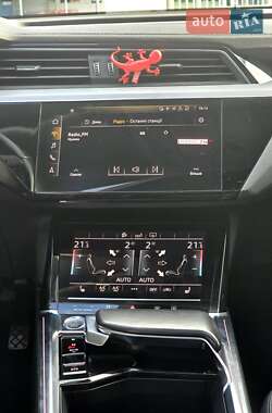 Внедорожник / Кроссовер Audi e-tron 2020 в 