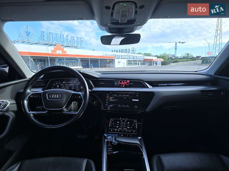 Позашляховик / Кросовер Audi e-tron 2020 в Ужгороді