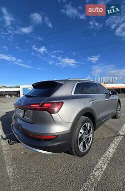 Внедорожник / Кроссовер Audi e-tron 2020 в 
