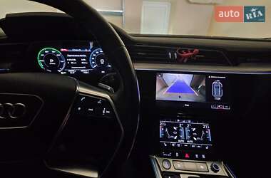 Внедорожник / Кроссовер Audi e-tron 2020 в 