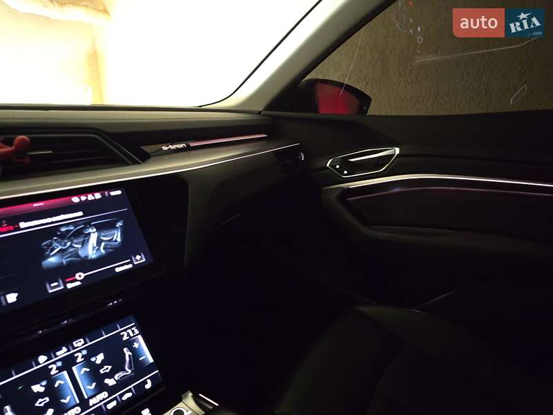 Позашляховик / Кросовер Audi e-tron 2020 в Ужгороді