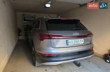 Внедорожник / Кроссовер Audi e-tron 2020 в 