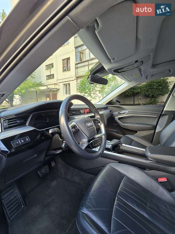 Позашляховик / Кросовер Audi e-tron 2020 в Ужгороді