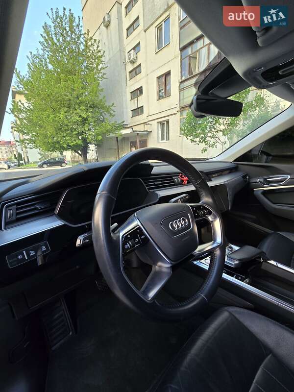 Позашляховик / Кросовер Audi e-tron 2020 в Ужгороді